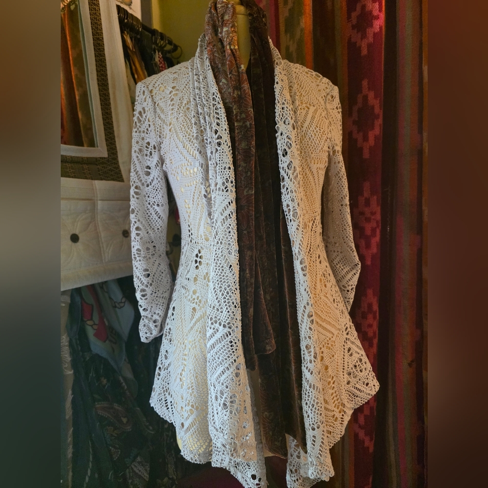 Ecru Lace Long Sleeve Top